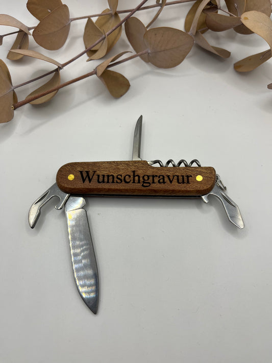 Personalisiertes Taschenmesser aus Holz