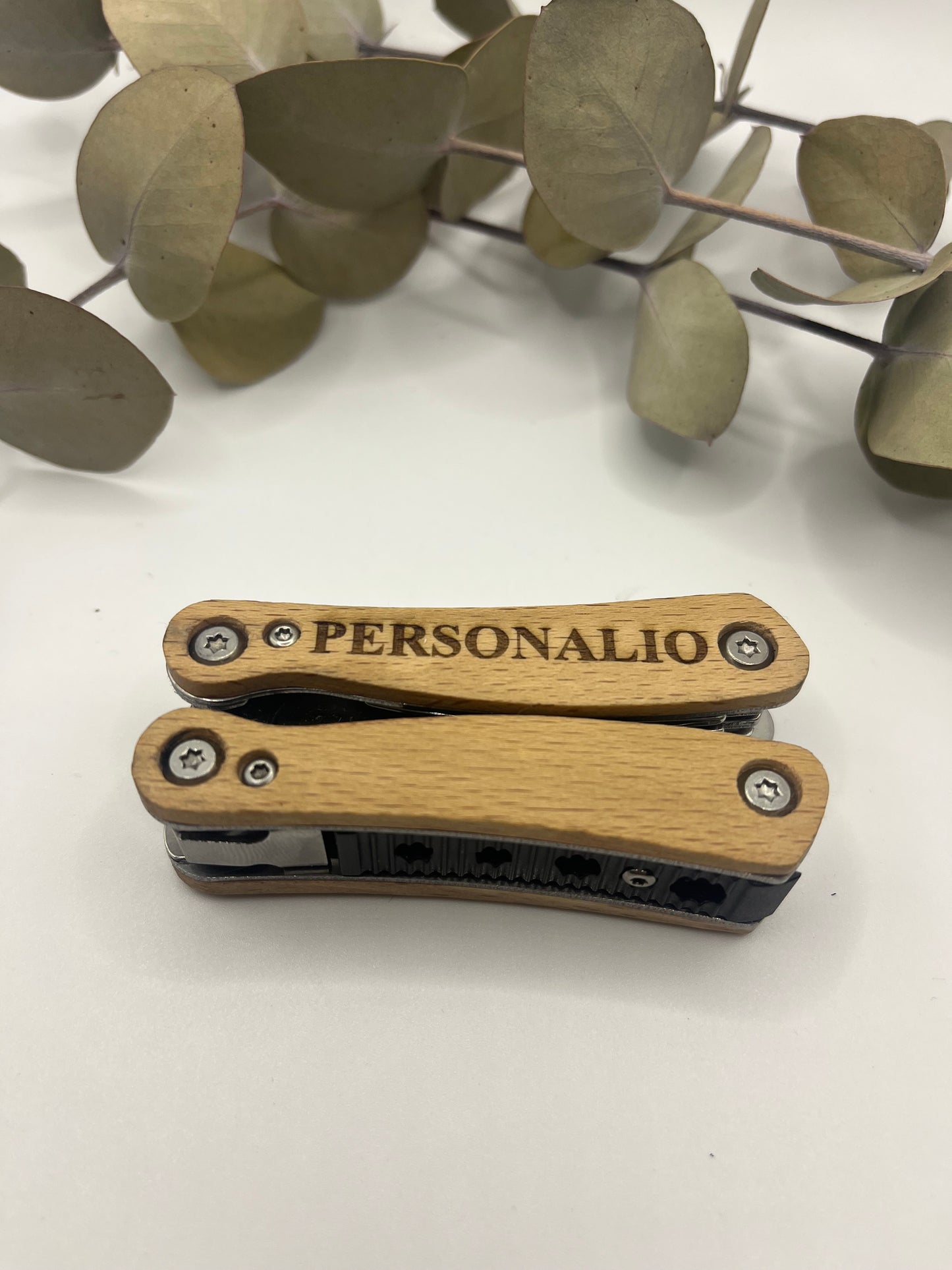 Personalisiertes Multitool aus Buchenholz