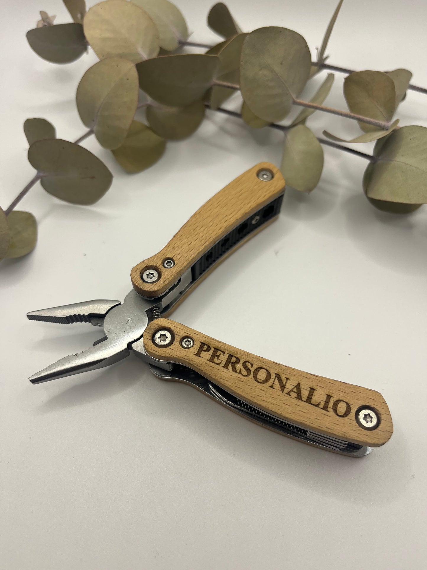 Personalisiertes Multitool aus Buchenholz