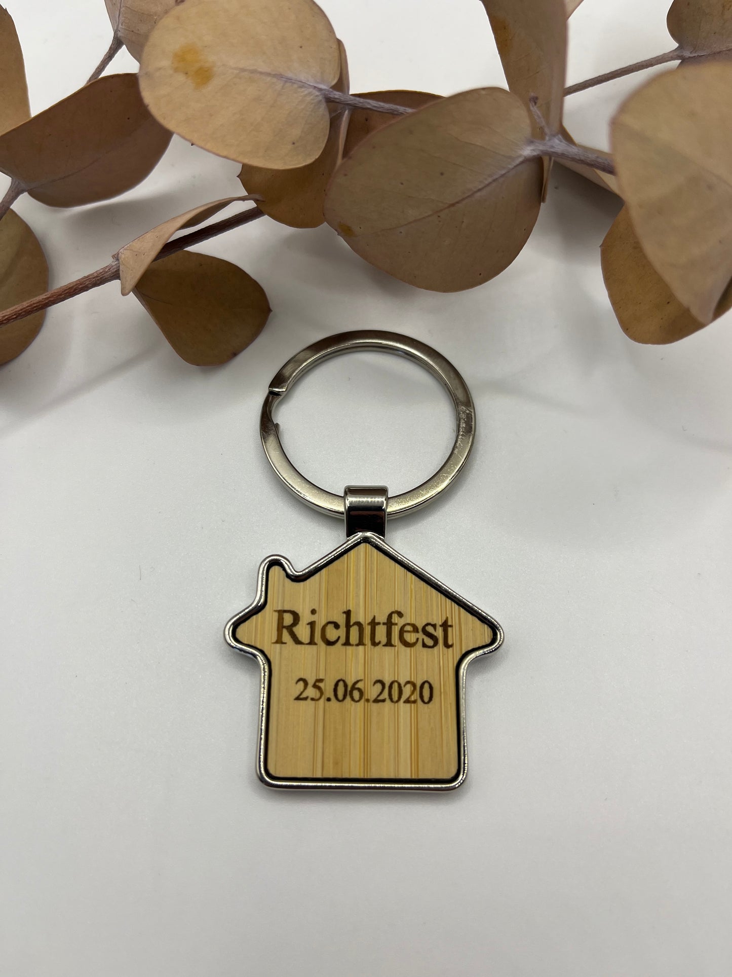 Einzigartiger Personalisierter Bambus Haus Schlüsselanhänger