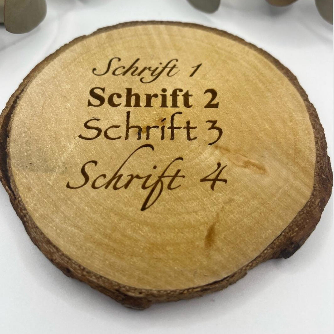Personalisiertes Taschenmesser aus Holz