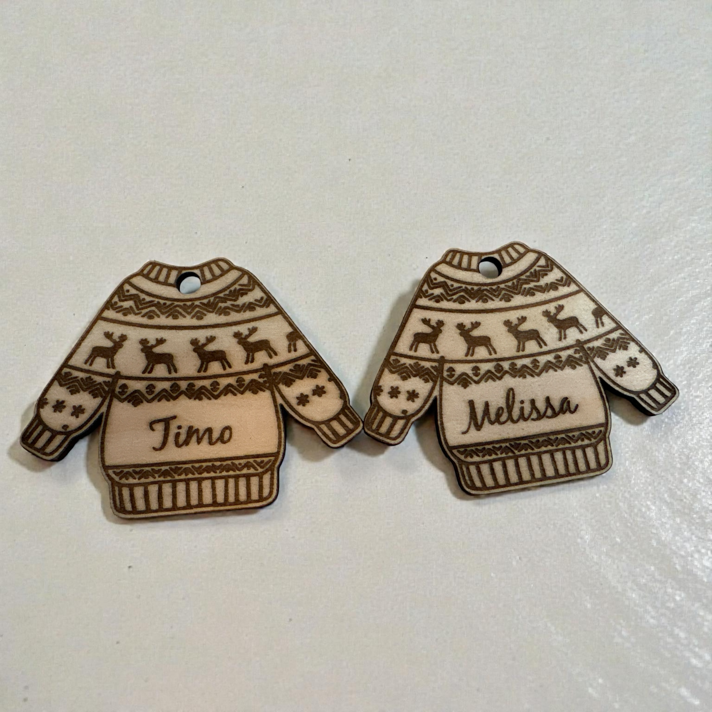 Personalisierter Weihnachtsbaumschmuck Pulli
