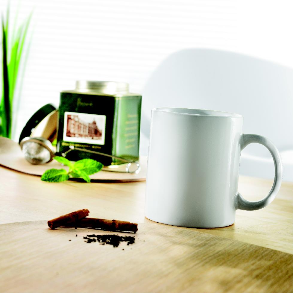 Klassische Kaffeetasse aus Keramik. Füllmenge: 300 ml.