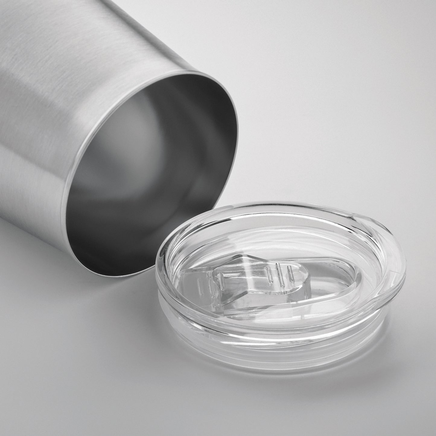 Trinkbecher aus recyceltem Edelstahl mit Powder Coating. (90 % recycelter Edelstahl und