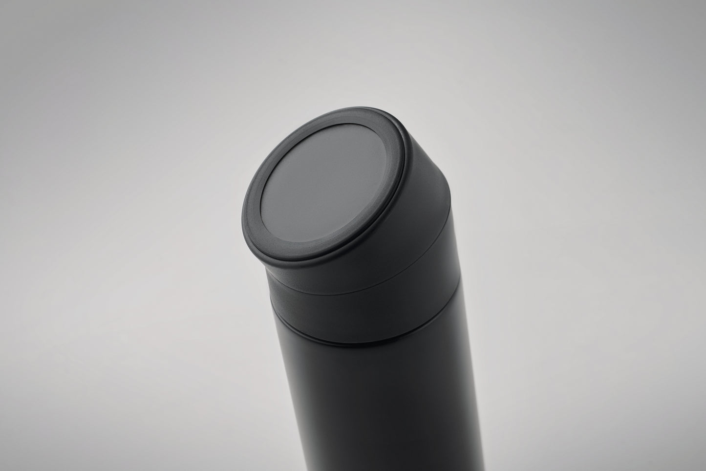 Doppelwandige Isolierflasche aus recyceltem Edelstahl (90 % recycelter Edelstahl und 10 %