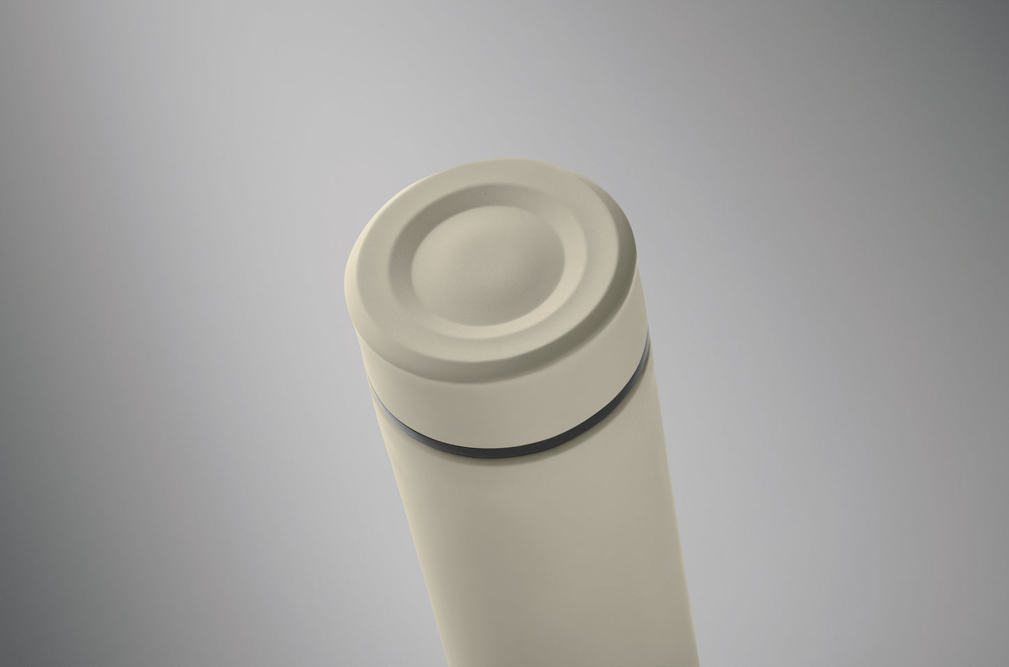 Doppelwandige Isolierflasche aus recyceltem Edelstahl (90 % recycelter Edelstahl und 10 %