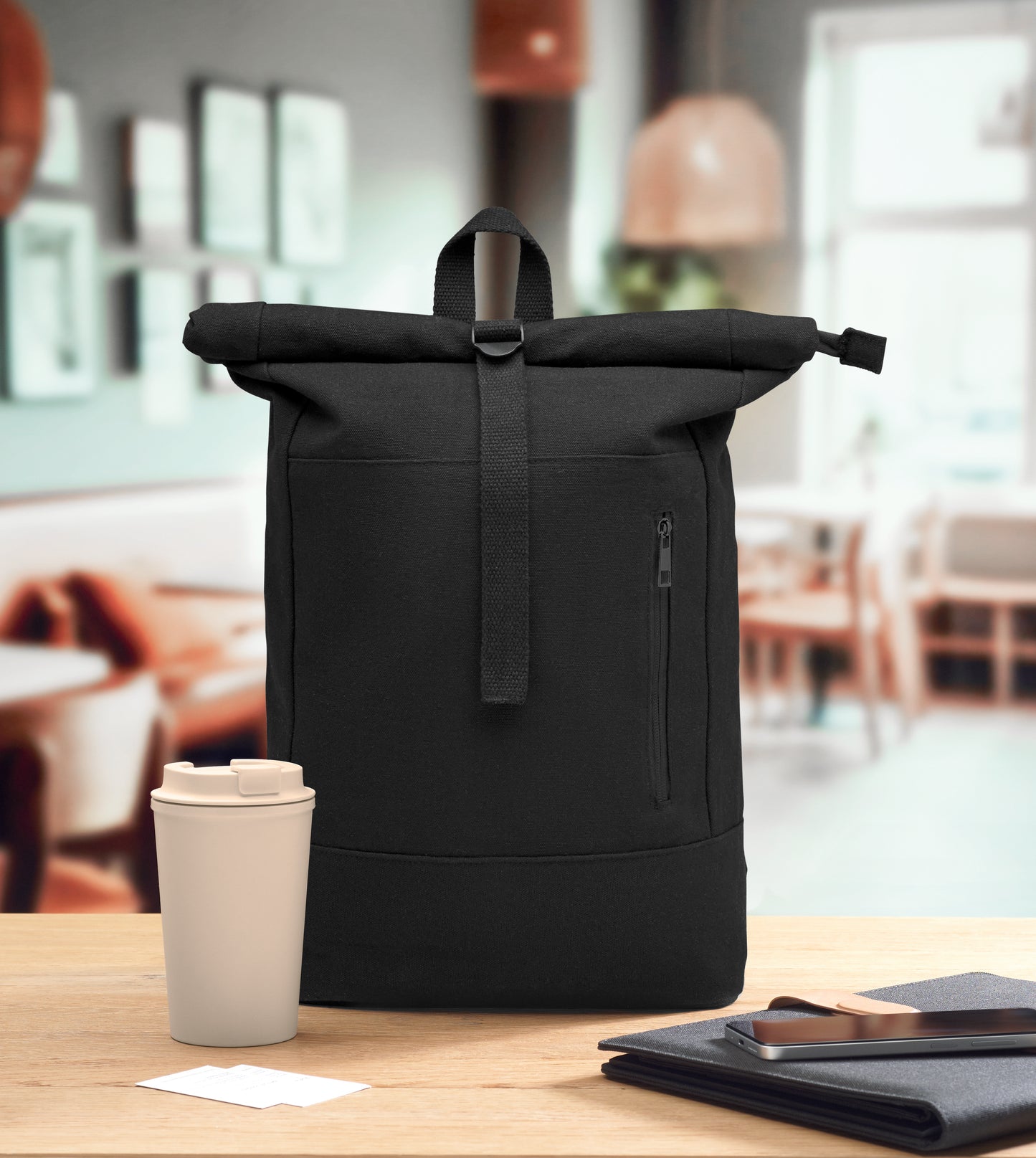 15'''' Rolltop-Laptop-Rucksack mit Reißverschluss aus recycelter Pre-Consumer-Baumwolle (70%) und recyceltem Polyester (30%).