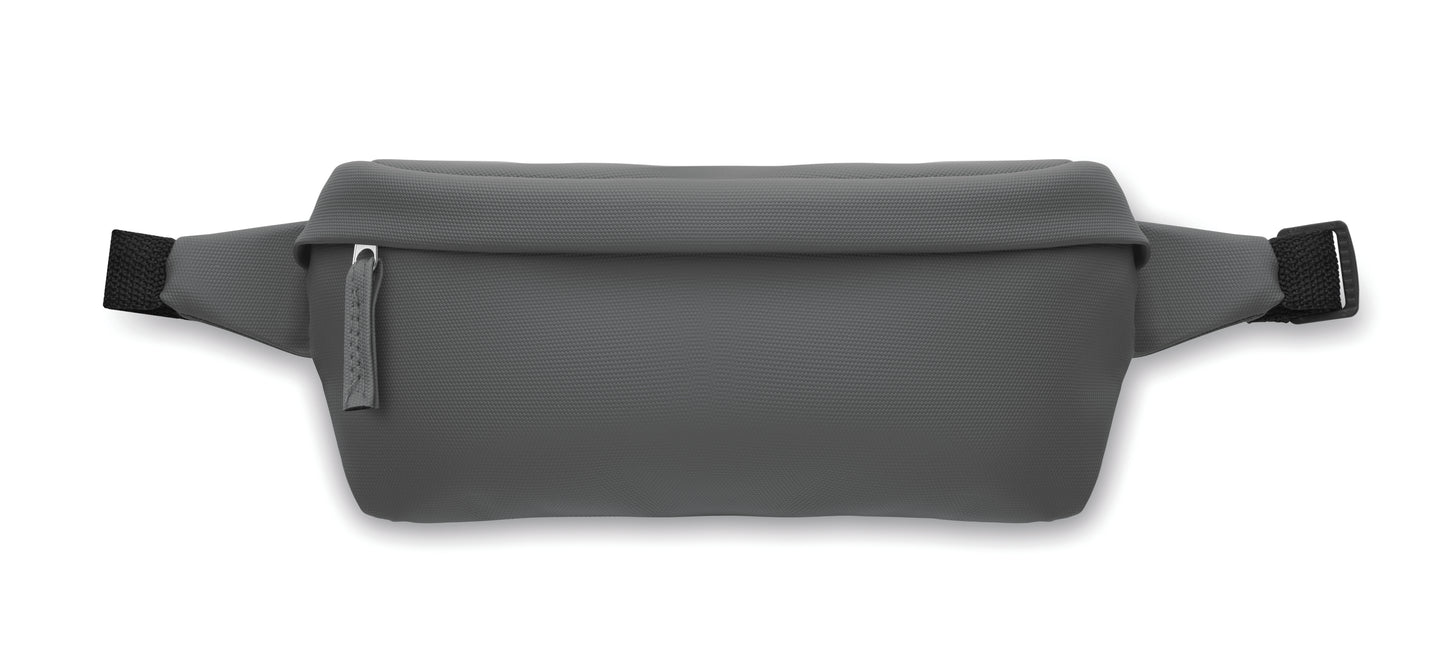 Gürteltasche aus PU-beschichtetem 600D RPET-Polyester und 210D RPET-Polyesterfutter. Fronttasche mit Reißverschluss.