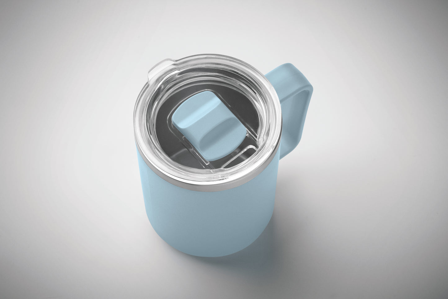 Doppelwandiger Becher. Innenseite aus 90 % recyceltem Edelstahl und 10 % Edelstahl