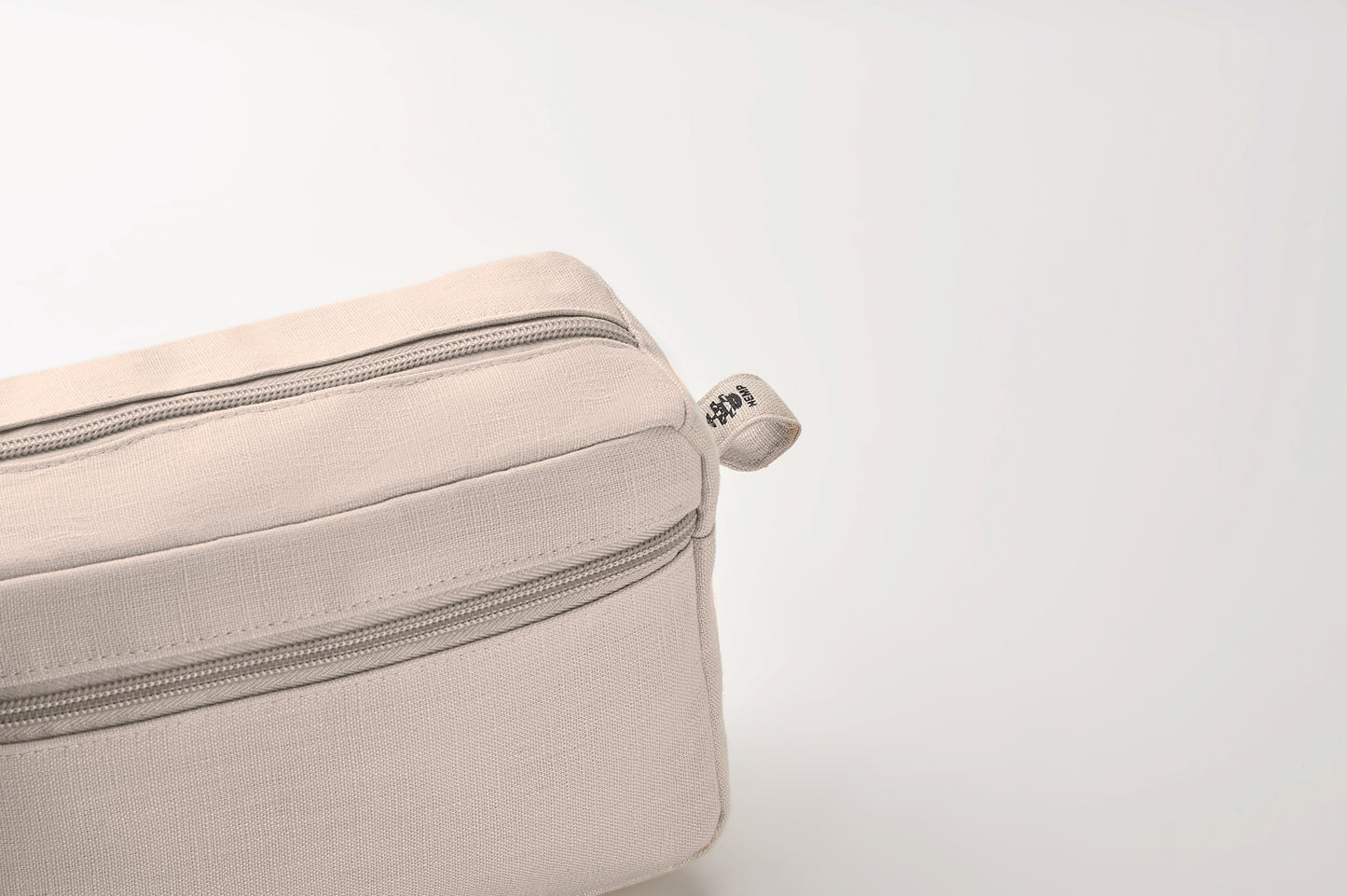 Kosmetiktasche mit Zweiwege-Reißverschluss. 100% Hanfgewebe. 200 g/m².