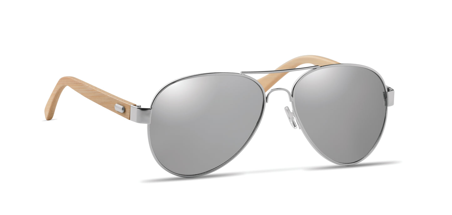 Sonnenbrille mit Bügeln aus Bambus. Farbig verspiegelte Gläser. UV400-Schutz. Inkl. Brillenbeutel aus