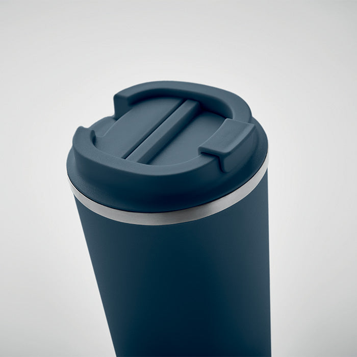Doppelwandiger Trinkbecher aus recyceltem Edelstahl (90 % recycelter Edelstahl und 10 %
