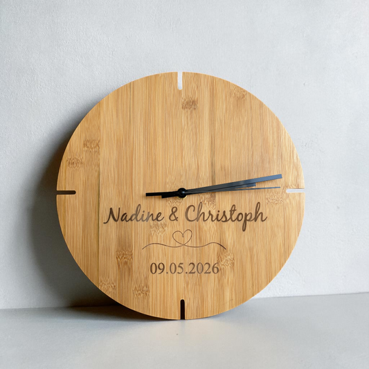 Personalisierte Bambus Wanduhr mit Gravur