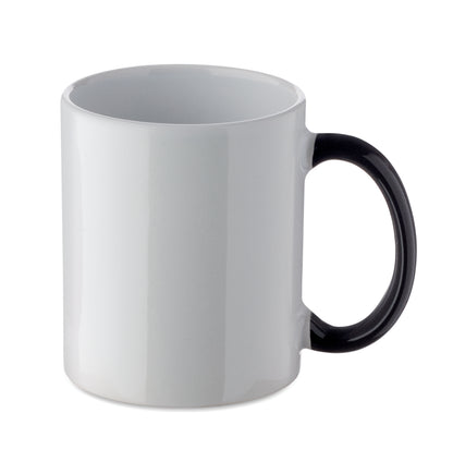 Becher aus Keramik mit saisonalem Dekor. Inkl. passender Geschenkkarton. Füllmenge: 300 ml.