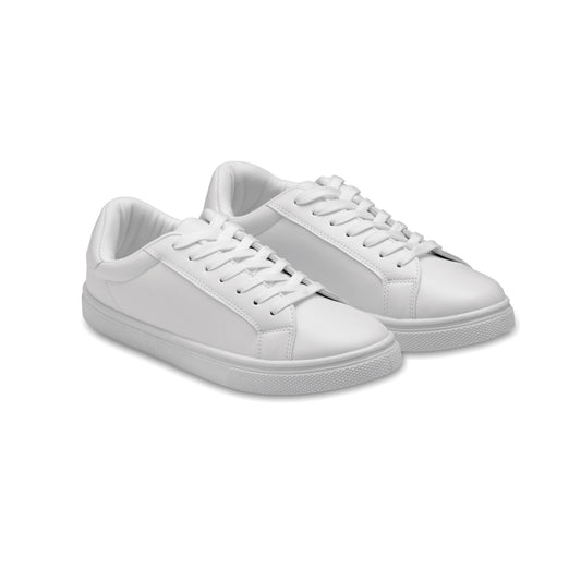 Leichte Sneaker aus PU mit Gummisohle und Schnürsenkeln aus Polyester. Größe: 38.