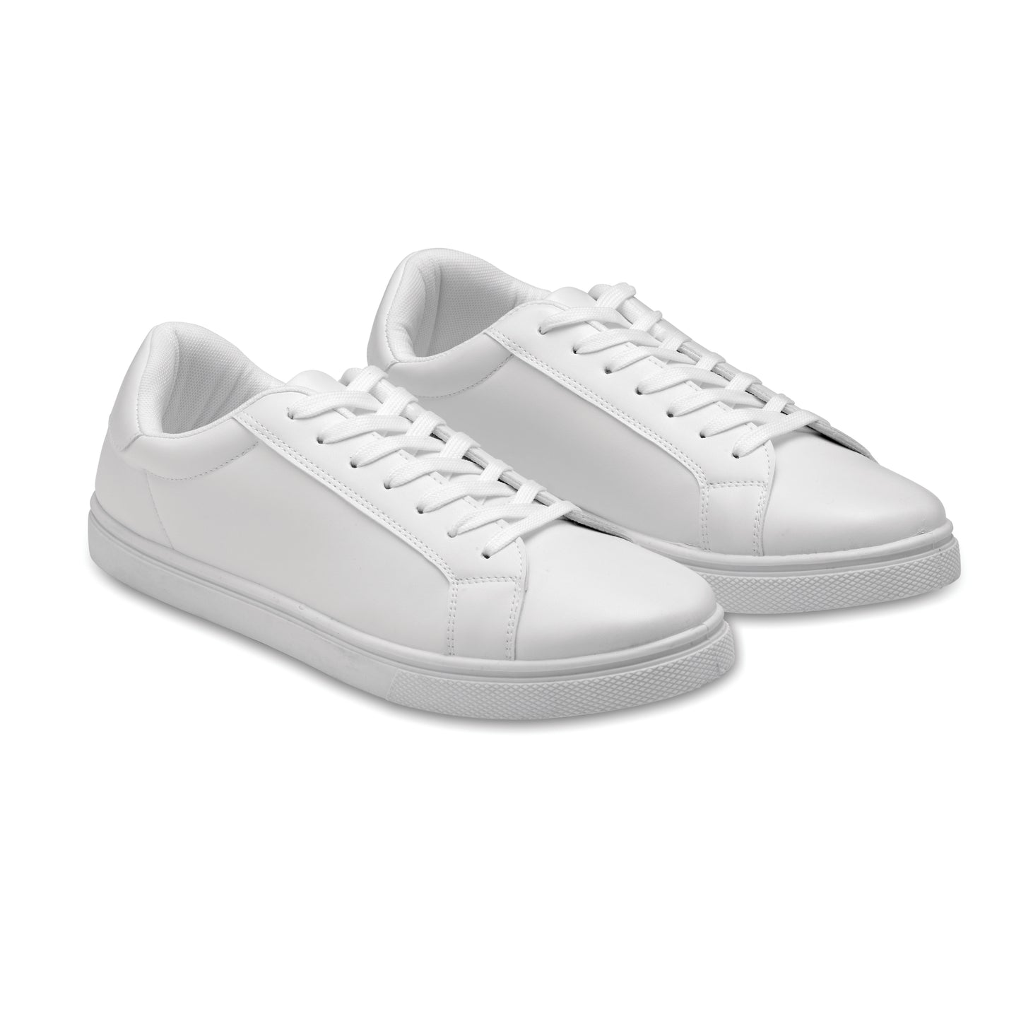Leichte Sneaker aus PU mit Gummisohle und Schnürsenkeln aus Polyester. Größe: 41.