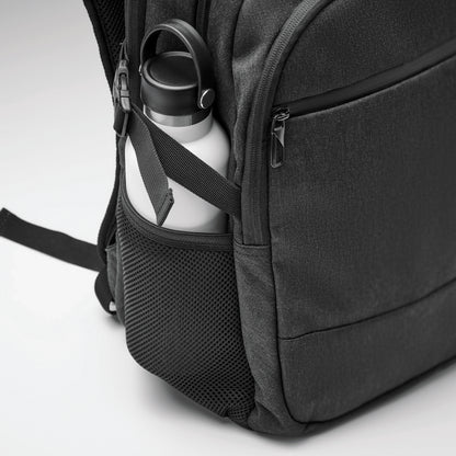 15'' Laptop-Rucksack aus 600D RPET Polyester. 3 Außenfächer mit Reißverschluss vollständig gepolstert