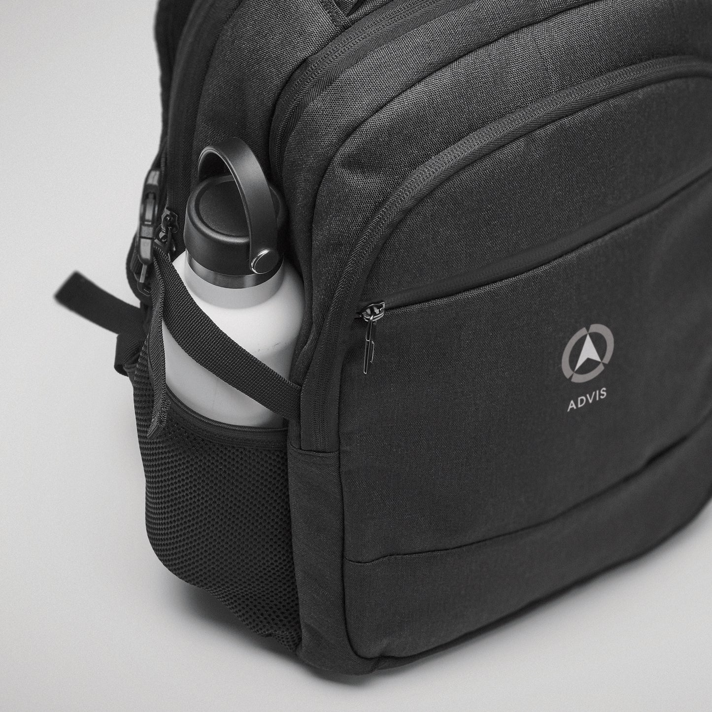 15'' Laptop-Rucksack aus 600D RPET Polyester. 3 Außenfächer mit Reißverschluss vollständig gepolstert
