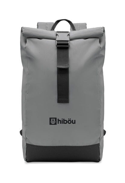 Rucksack mit Rollverschluss aus reflektierendem 190T-Polyester. Laptopfach Innenfach mit Klettverschluss seitliche Reißverschlusstasche.