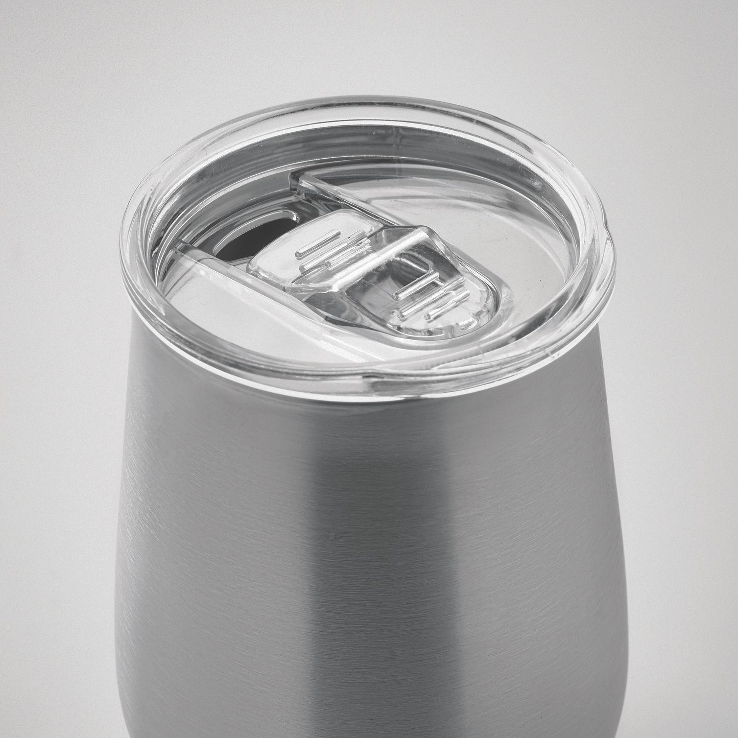 Trinkbecher aus recyceltem Edelstahl mit Powder Coating. (90 % recycelter Edelstahl und