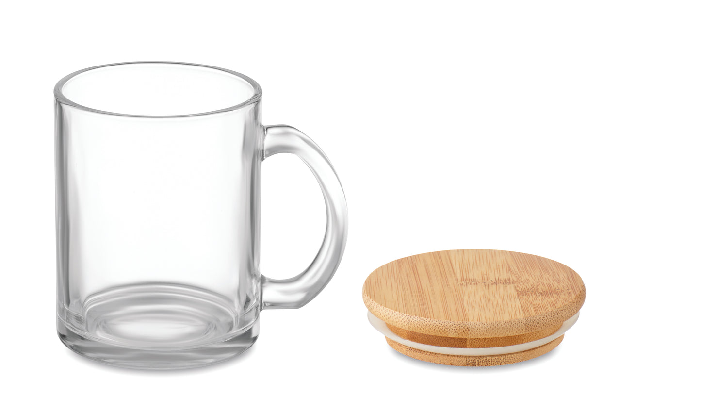 Kaffeebecher aus recyceltem Glas mit Deckel aus Bambus. Füllmenge: 300 ml. Bambus