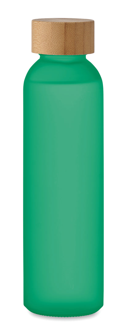 Glasflasche mit gefrosteter Oberfläche und Deckel aus Bambus. Auslaufsicher. Füllmenge: 500 ml.