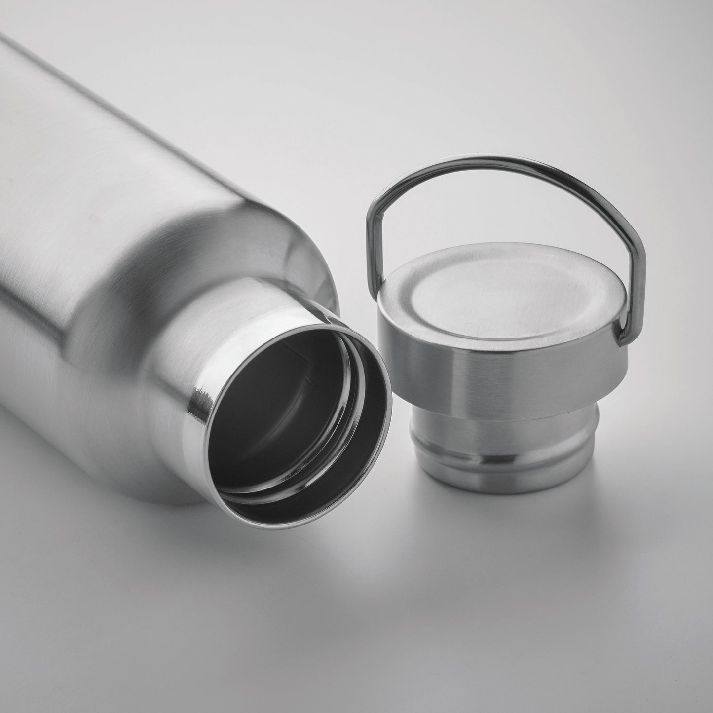 Doppelwandige Isolierflasche aus recyceltem Edelstahl (90 % recycelter Edelstahl und 10 %
