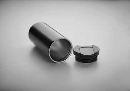 Doppelwandiger Isolierbecher aus Edelstahl. Füllmenge: 330 ml. Auslaufsicher.