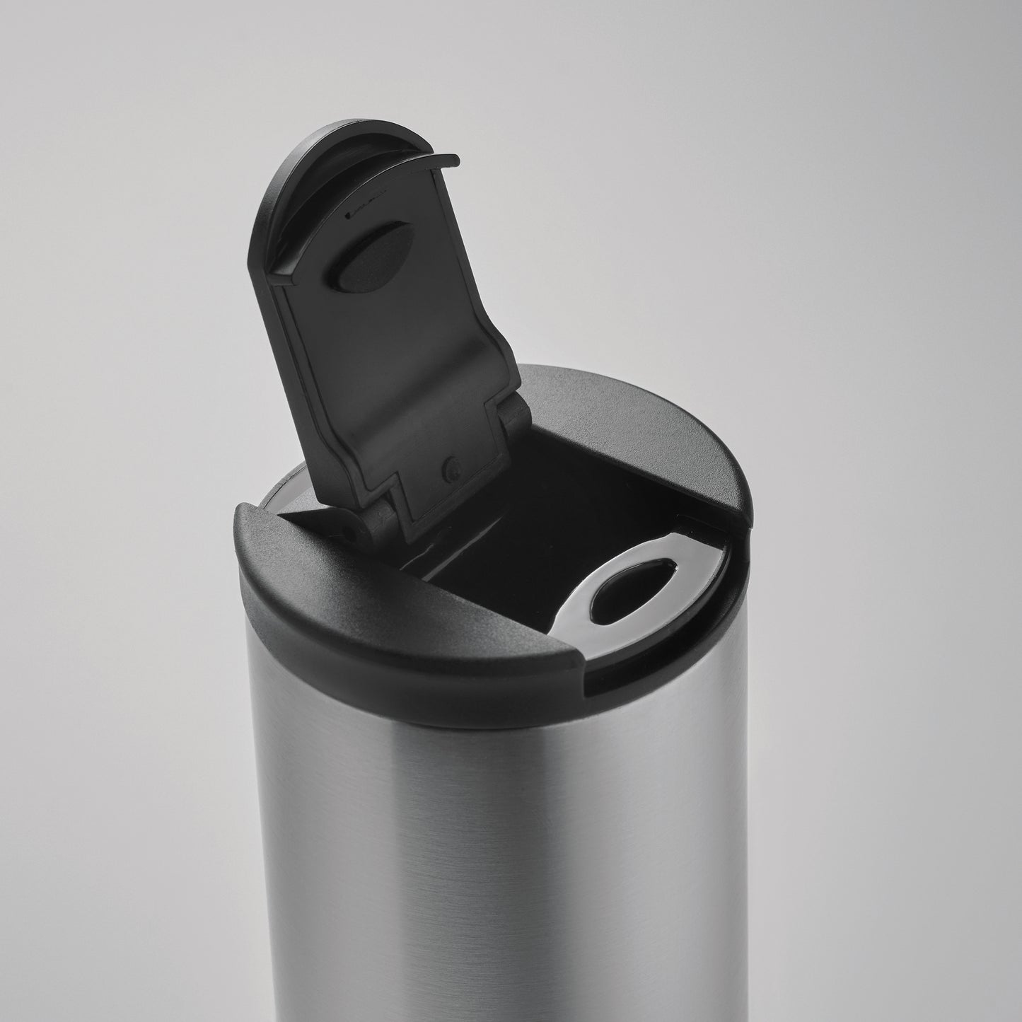 Doppelwandiger Isolierbecher aus Edelstahl. Füllmenge: 330 ml. Auslaufsicher.