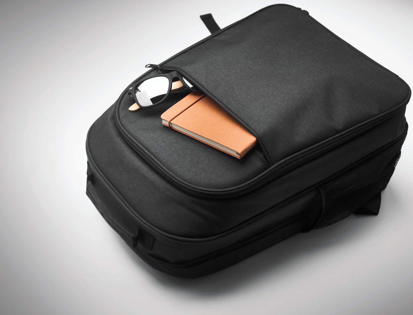 300D RPET Rucksack. 15'''' Laptopfach und großes Kühlfach. Fronttasche mit Reißverschluss und