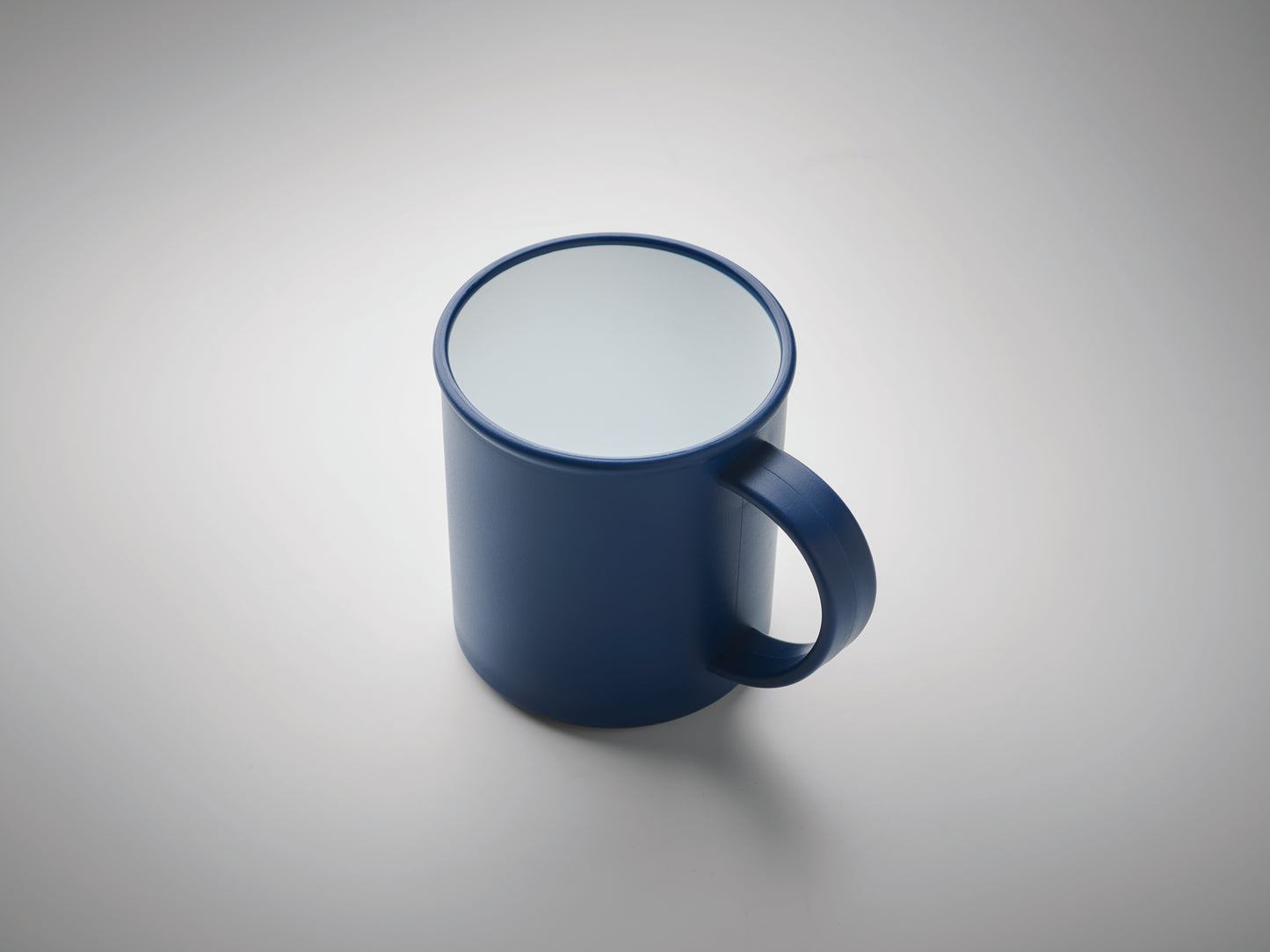 Becher aus PP im Vintage-Look. Füllmenge: 300 ml.