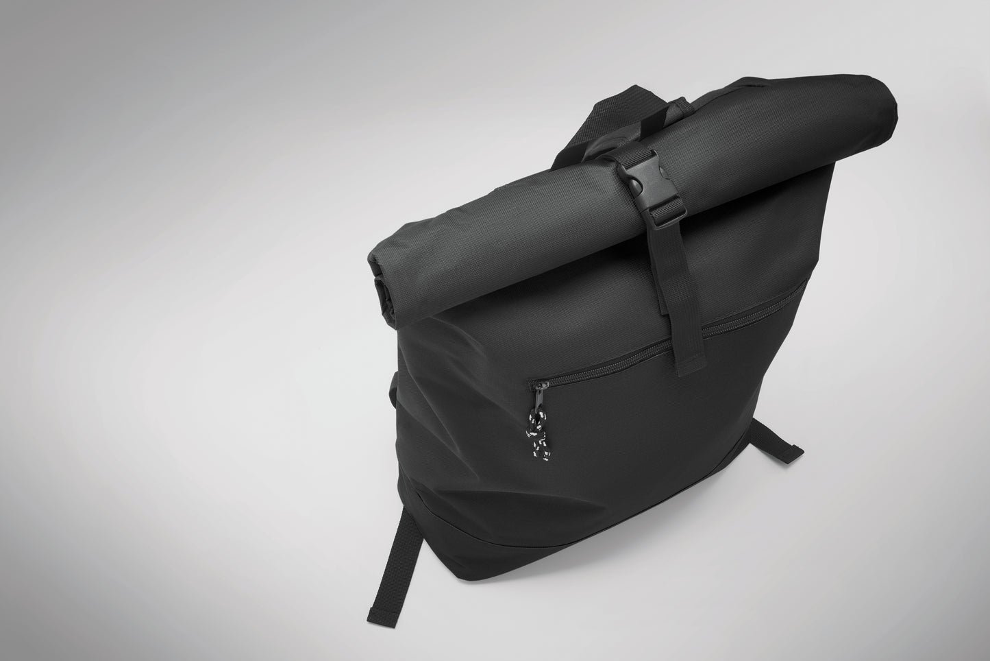 15'''' Rolltop-Rucksack mit Laptopfach aus 600D-Polyester. Gepolsterter Rücken und verstärkter Boden. Fronttasche