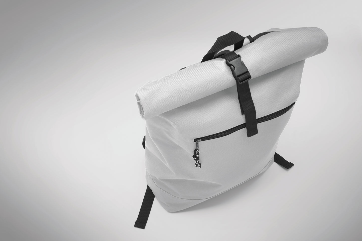 15'''' Rolltop-Rucksack mit Laptopfach aus 600D-Polyester. Gepolsterter Rücken und verstärkter Boden. Fronttasche