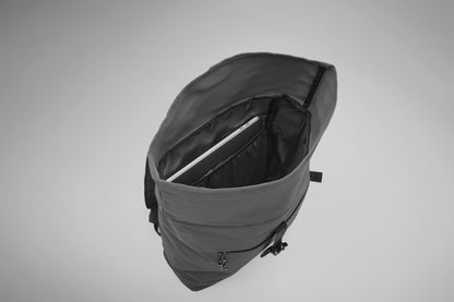 15'''' Rolltop-Rucksack mit Laptopfach aus 600D-Polyester. Gepolsterter Rücken und verstärkter Boden. Fronttasche
