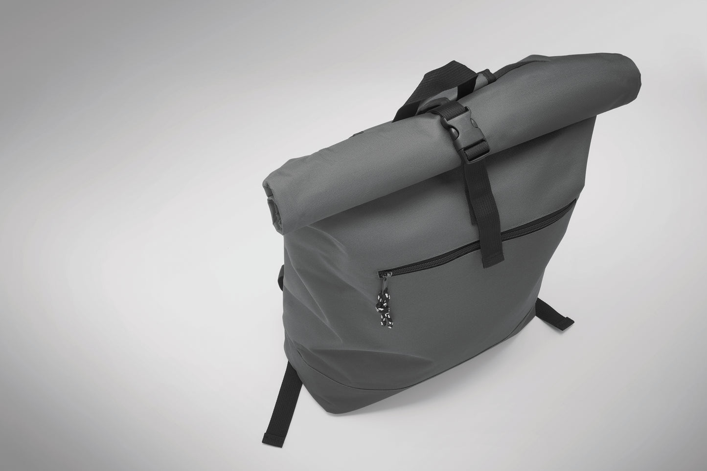15'''' Rolltop-Rucksack mit Laptopfach aus 600D-Polyester. Gepolsterter Rücken und verstärkter Boden. Fronttasche