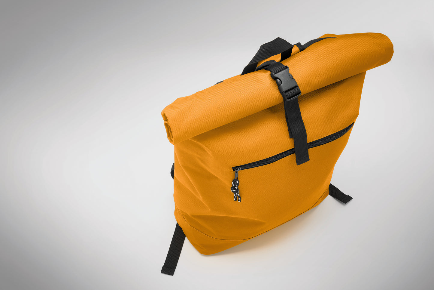 15'''' Rolltop-Rucksack mit Laptopfach aus 600D-Polyester. Gepolsterter Rücken und verstärkter Boden. Fronttasche