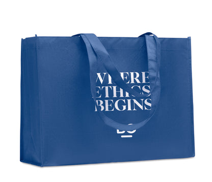 Einkaufs- oder Strandtasche aus RPET-Non Woven mit Seitenfalz und langen Tragegriffen. 80