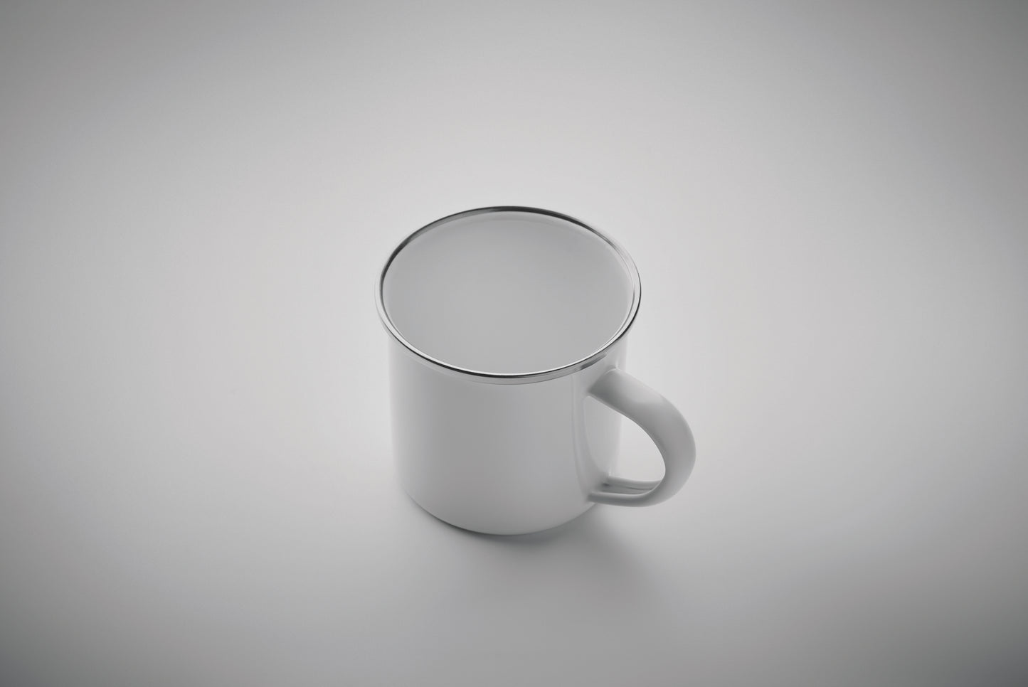 Emaillierter Metall-Becher im Vintage-Look. Spezielle Beschichtung für Sublimationsdruck. Füllmenge: 200 ml.