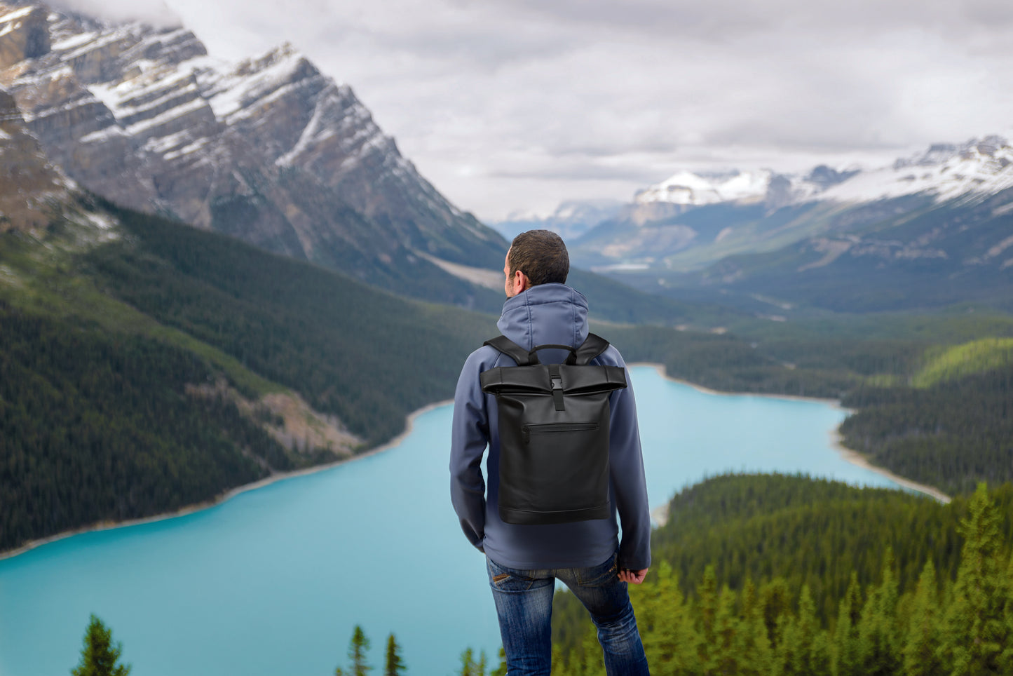 Rucksack mit Rollverschluss aus weichem PU. 15'''' Laptop Fach. Große Fronttasche mit