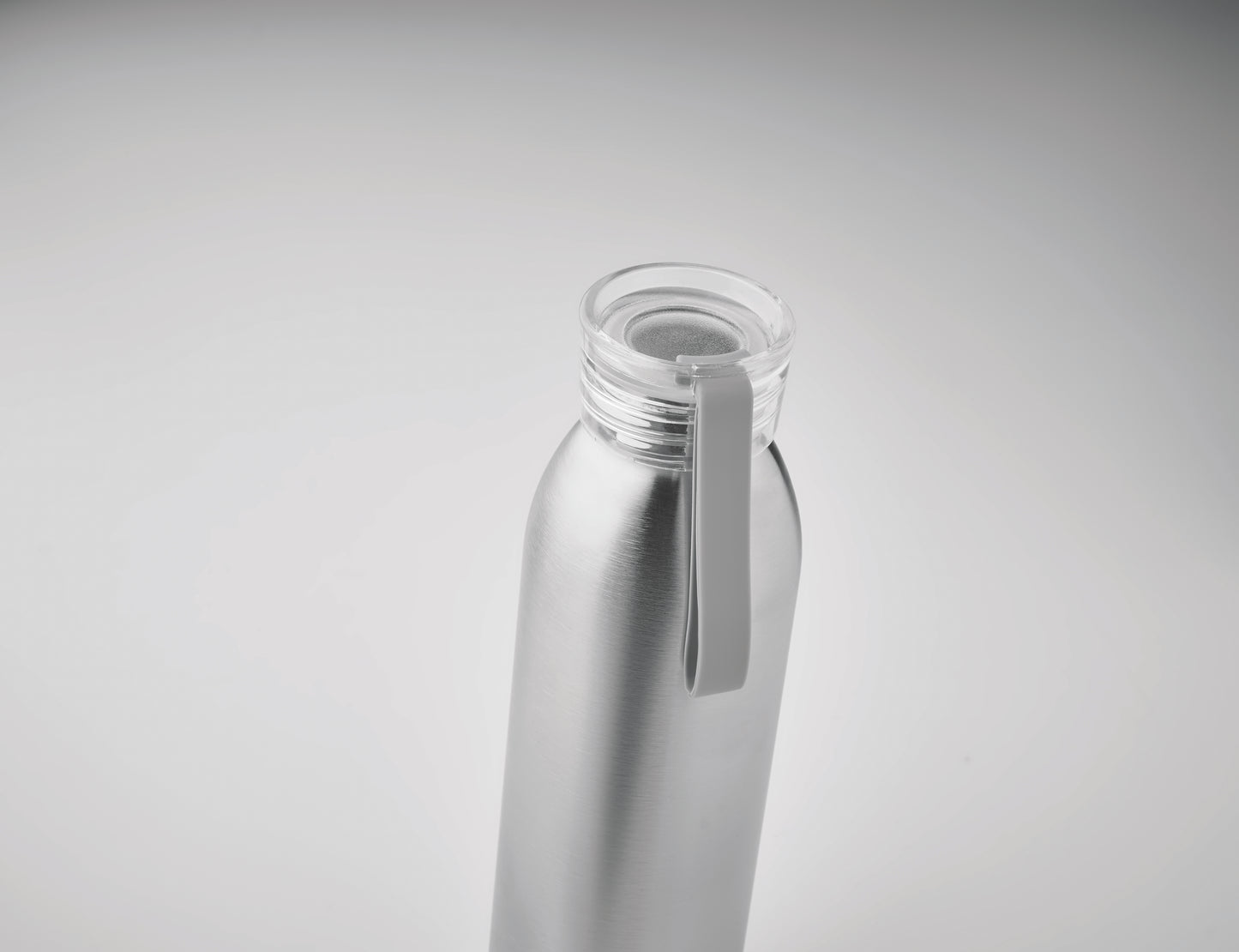 Einwandige Trinkflasche aus Edelstahl mit PP-Deckel und Silikonaufhänger. Füllmenge: 650 ml. Da