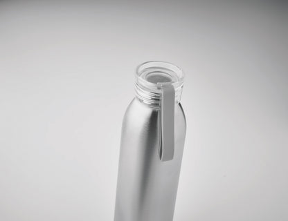 Einwandige Trinkflasche aus Edelstahl mit PP-Deckel und Silikonaufhänger. Füllmenge: 650 ml. Da