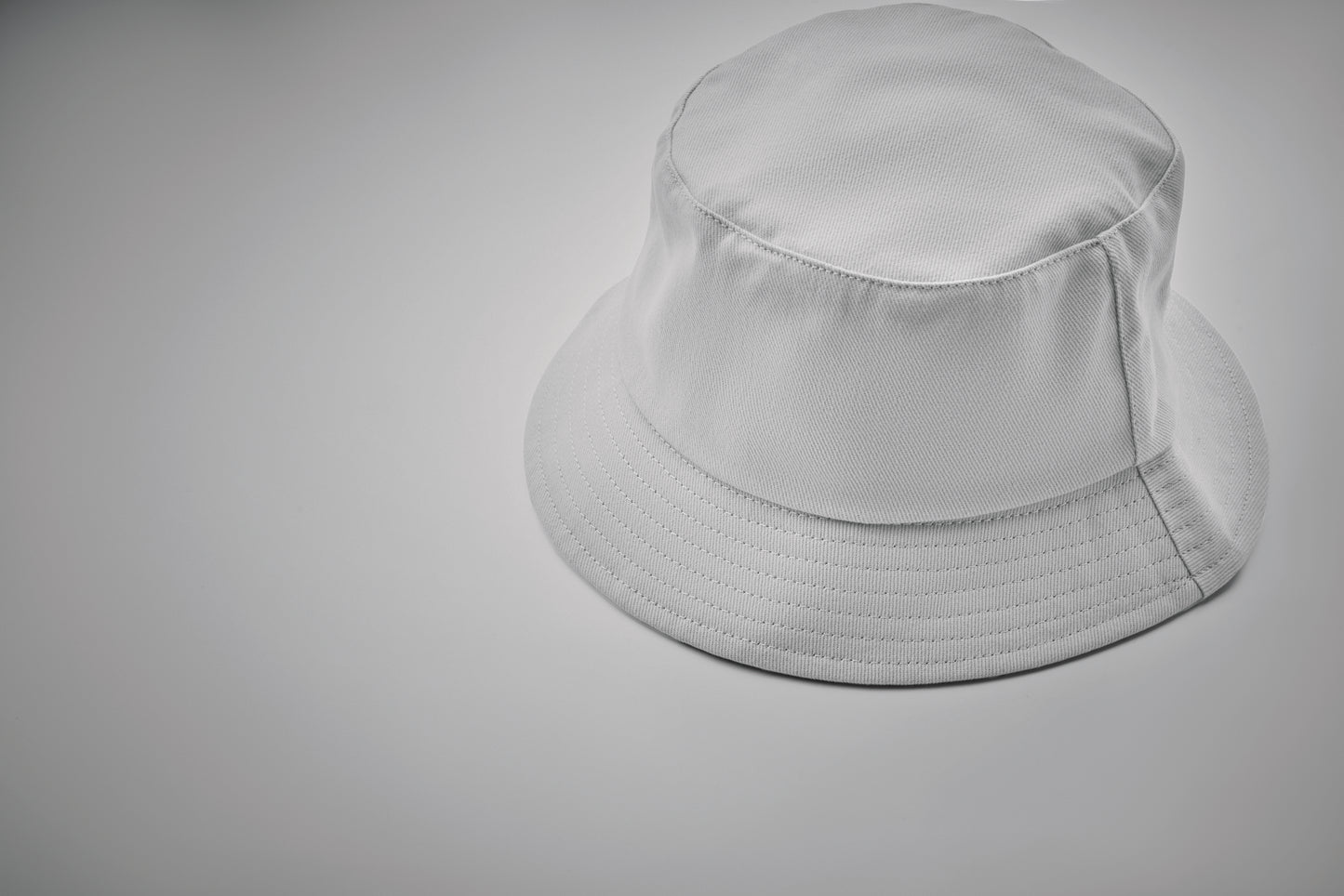 Bucket Hat aus gebürsteter Baumwolle. Einheitsgröße. 260 g/m².