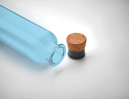 Trinkflasche aus Tritan Renew™. BPA-frei. Verschluss aus Kork. Füllmenge: 500 ml. Dieses