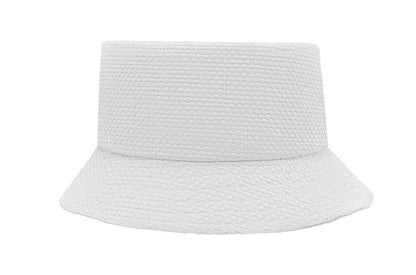 Bucket Hat aus Papierstroh.