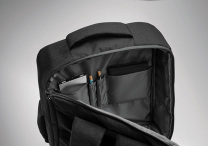 Schlanker 15'''' Laptop-Rucksack aus 300D RPET mit 210D RPET-Futter. Laptopfach 2 Innentaschen