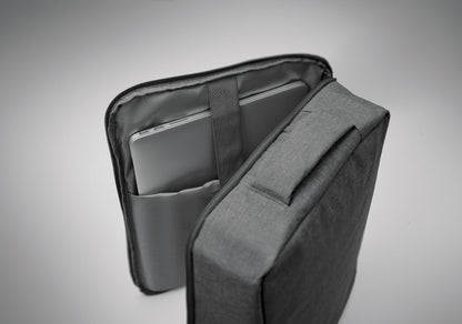 Schlanker 15'''' Laptop-Rucksack aus 300D RPET mit 210D RPET-Futter. Laptopfach 2 Innentaschen