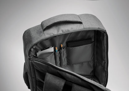 Schlanker 15'''' Laptop-Rucksack aus 300D RPET mit 210D RPET-Futter. Laptopfach 2 Innentaschen