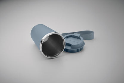 Doppelwandiger Becher aus recyceltem Edelstahl (90 % recycelter Edelstahl und 10 %