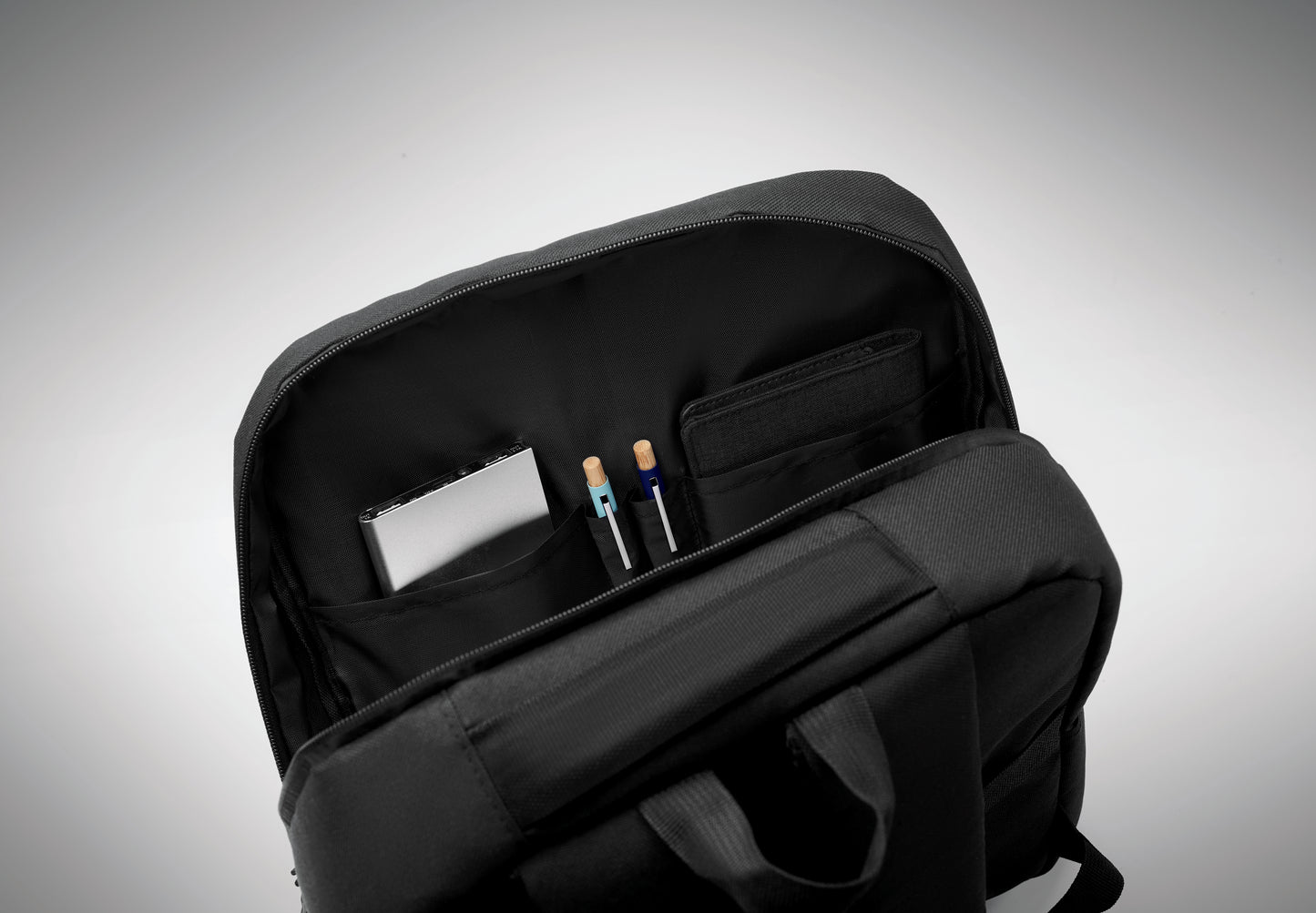 15'''' Laptop-Rucksack aus 600D RPET Polyester mit 210D Futter. 15'''' Laptopfach 10''''