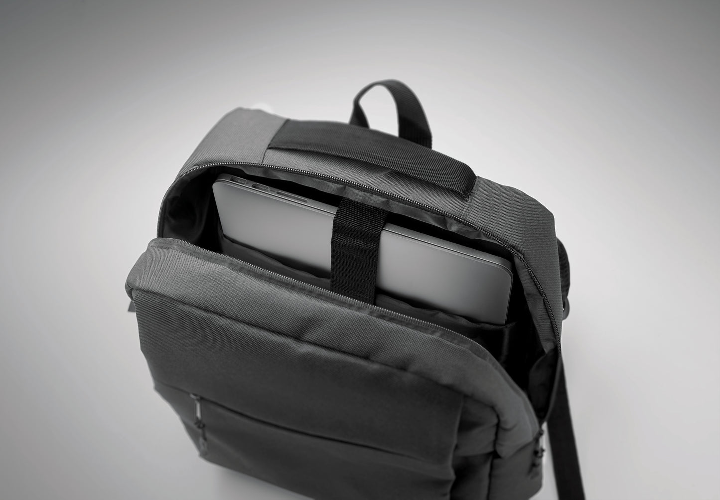 15'''' Laptop-Rucksack aus 600D RPET Polyester mit 210D Futter. 15'''' Laptopfach 10''''